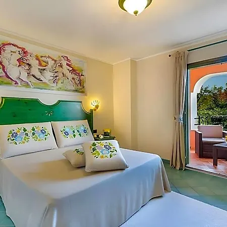 Cala Ginepro Szálloda 4*